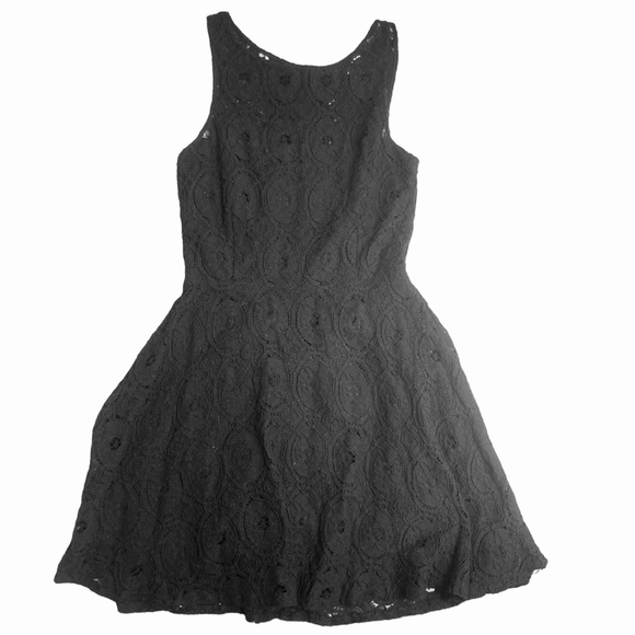 Perfect black dress - Picture 3 of 5